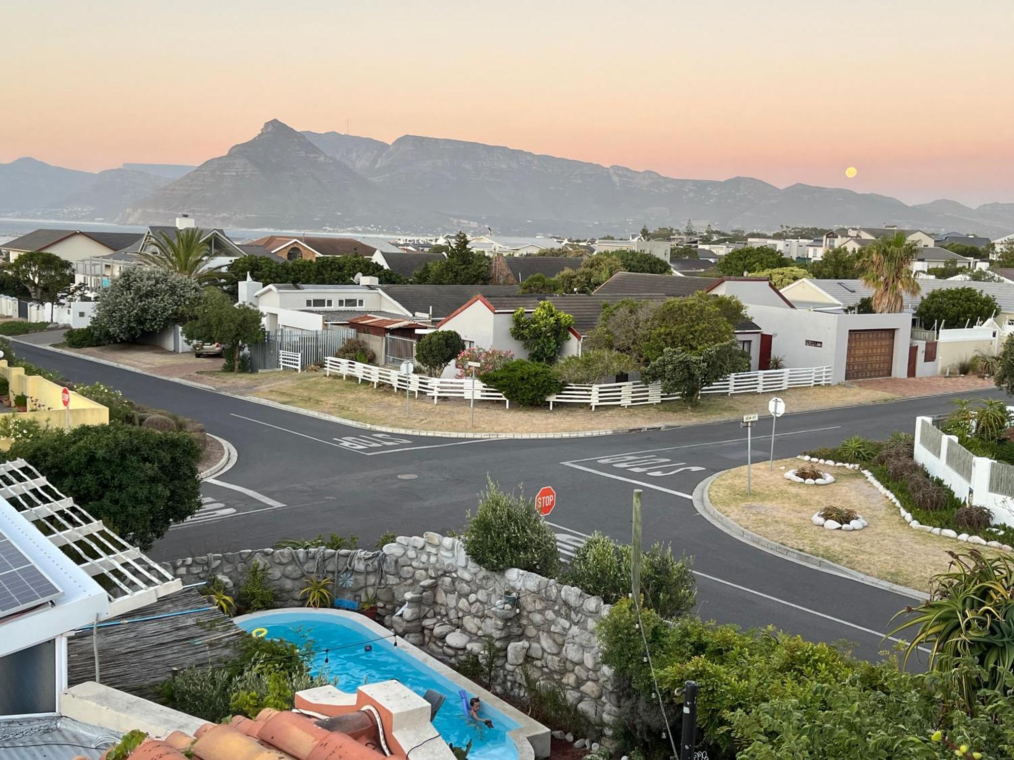 Storyhouse In Kommetjie Buitenkant foto